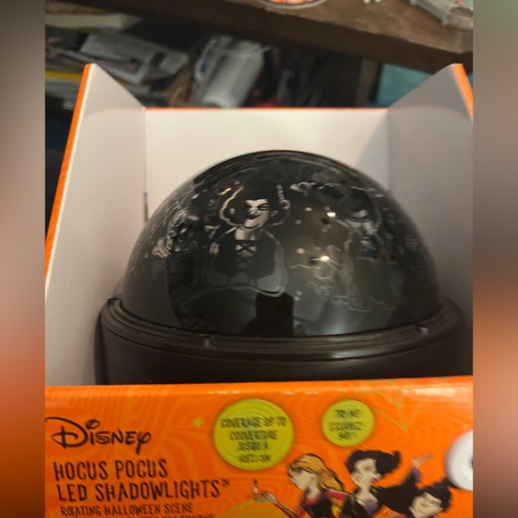 NWT Disney Hocus Pocus Halloween LED Shadow Rotating Light Projector - Picture 3 of 6